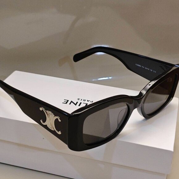 Celine Black Logo Sunglasses | Tried On Only | Like New CELINE CL40197U 01A Shiny Black Cat Eye Sunglasses With  main image 4